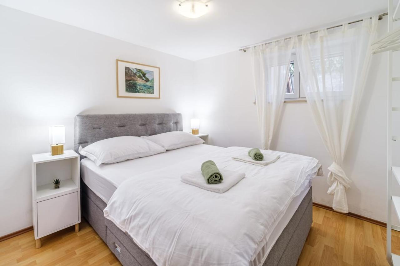 Apartmani P&S Supetar Kültér fotó