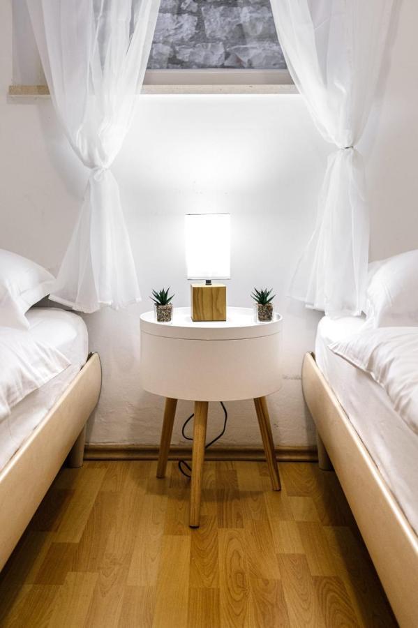 Apartmani P&S Supetar Kültér fotó