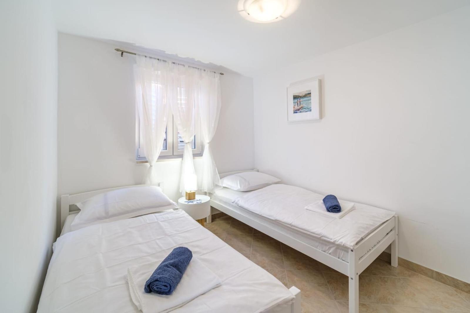 Apartmani P&S Supetar Kültér fotó